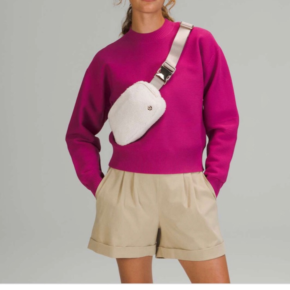 Lululemon everywhere fleece belt bag